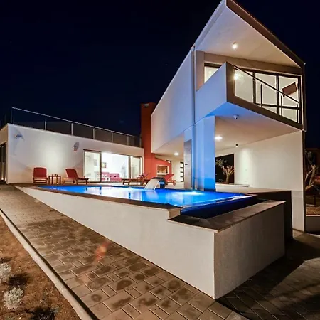 Mila Villa Debeljak